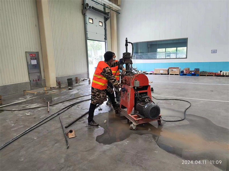 南海厂房地面下沉塌陷注浆加固施工